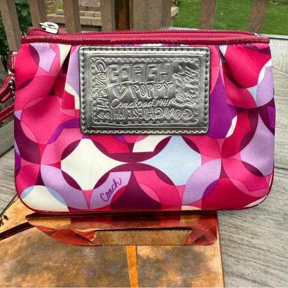 Coach Poppy Vintage Geometric Wristlet Clutch EUC - Picture 7 of 7